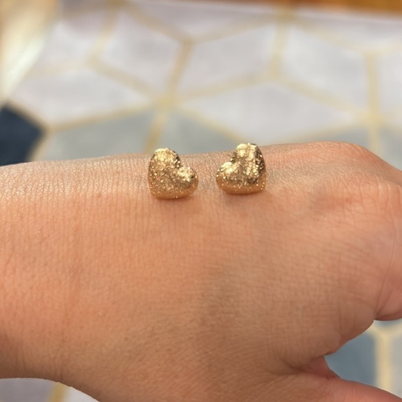 NWOT GOLD CAVIAR HEART MINI PIERCED EAR EARRING NEW - Picture 1 of 7